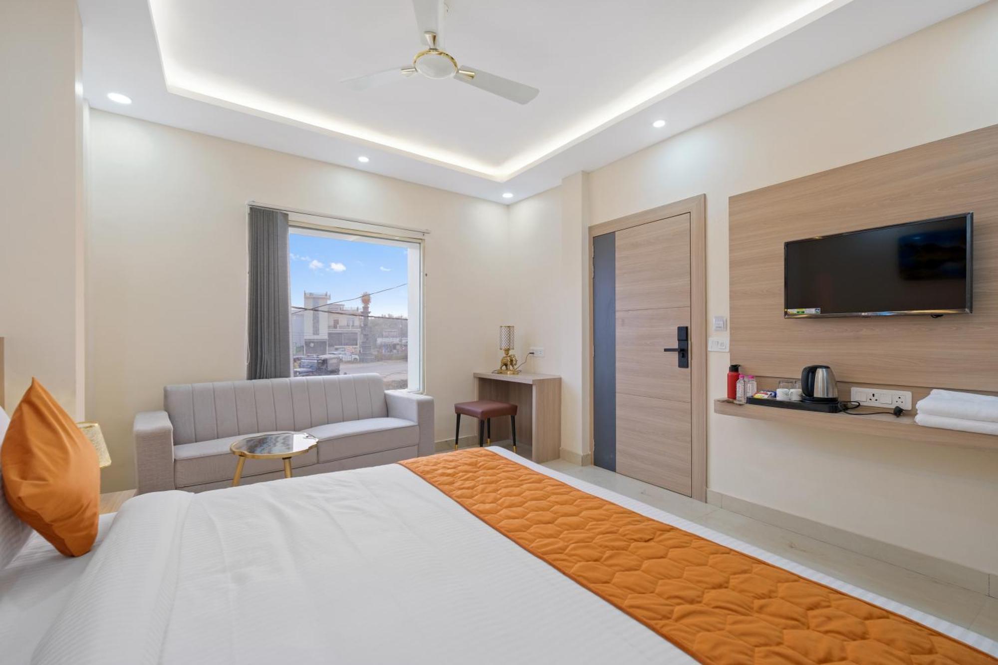 Hotel Sudarshan Ayodhya Eksteriør billede