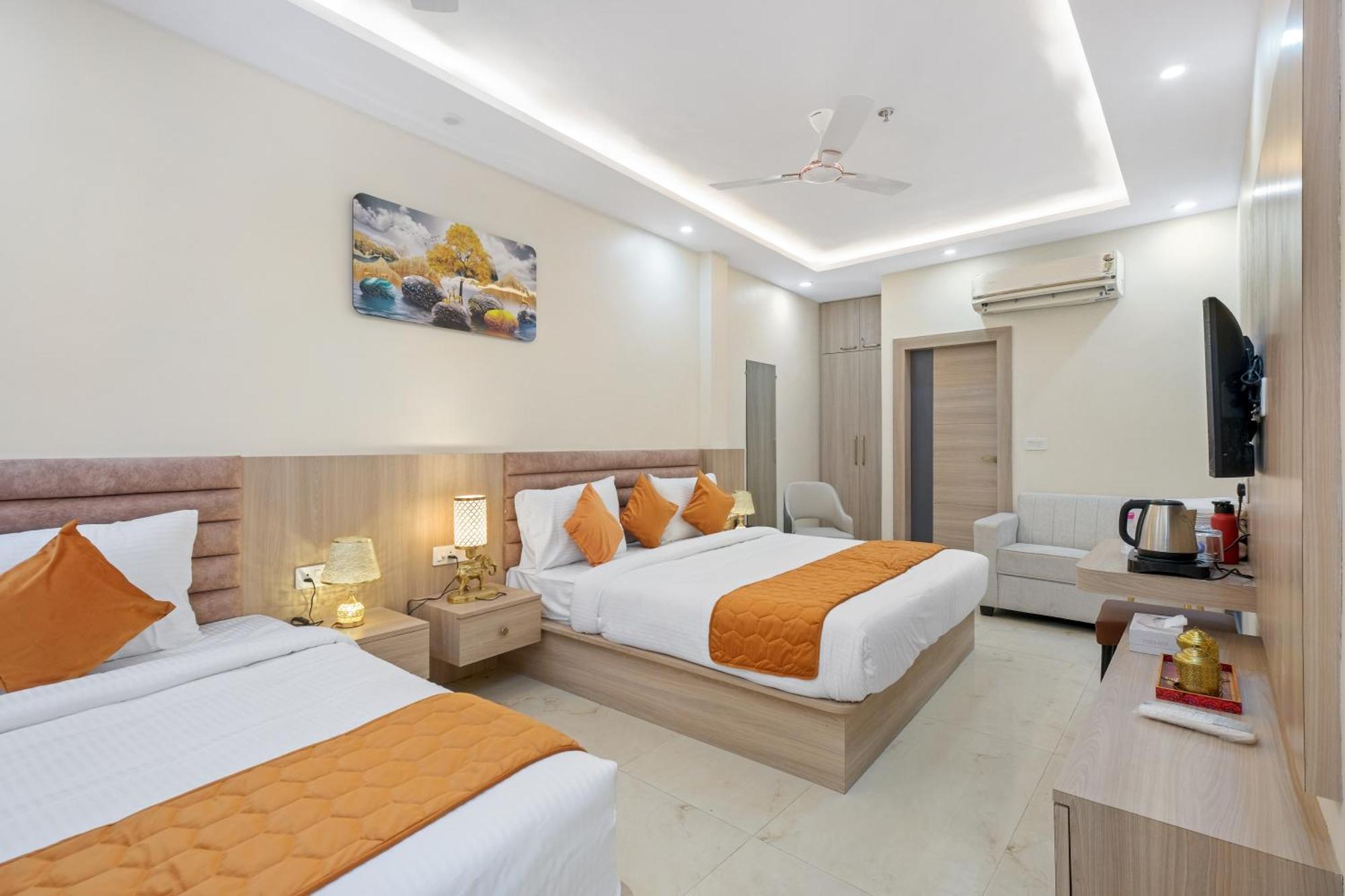 Hotel Sudarshan Ayodhya Eksteriør billede