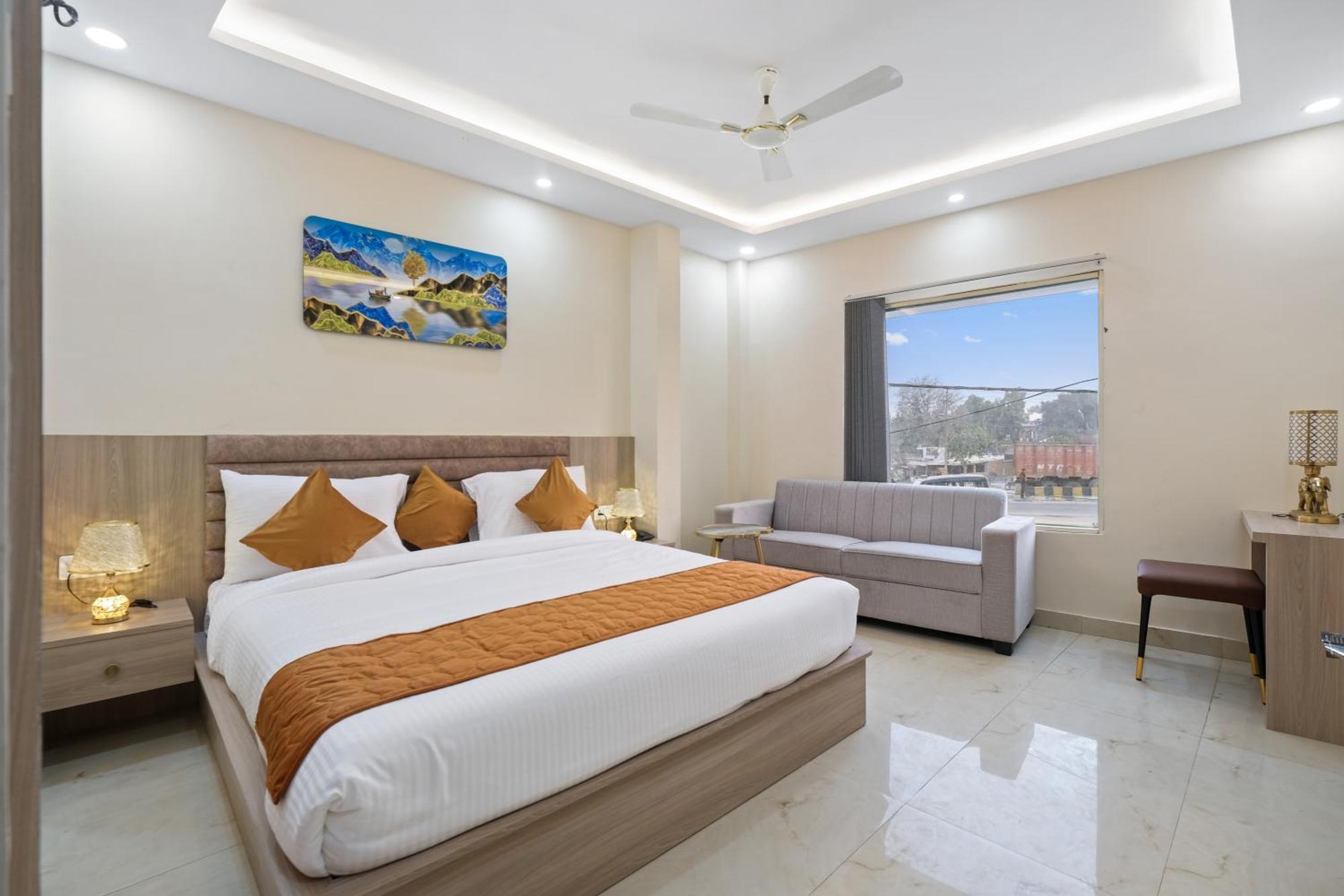 Hotel Sudarshan Ayodhya Eksteriør billede
